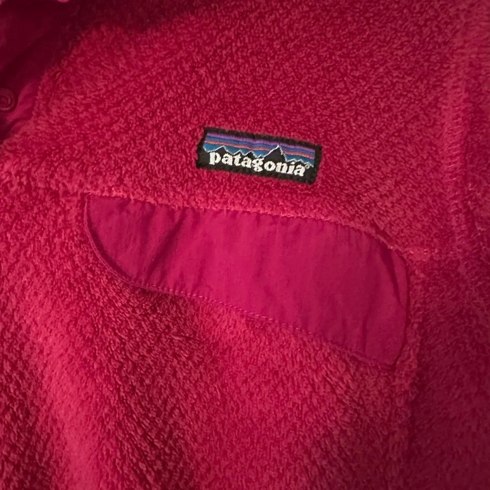Patagonia Women's Raspberry Fleece Jacket - Picture 4 of 4